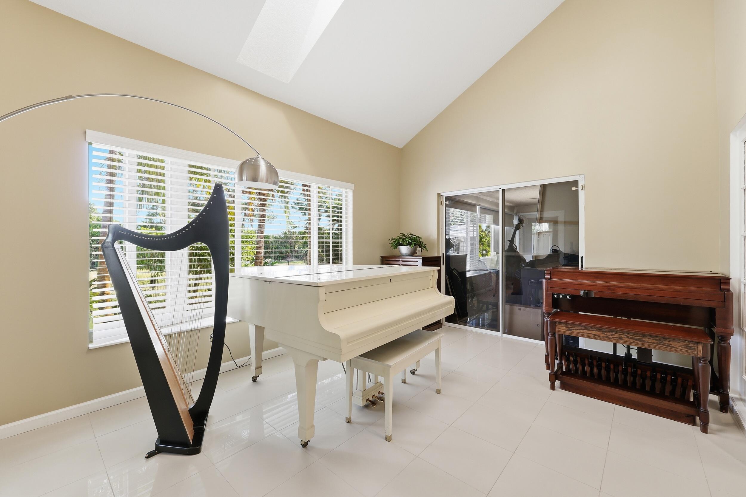 14410 64th Way N Property Photo 13
