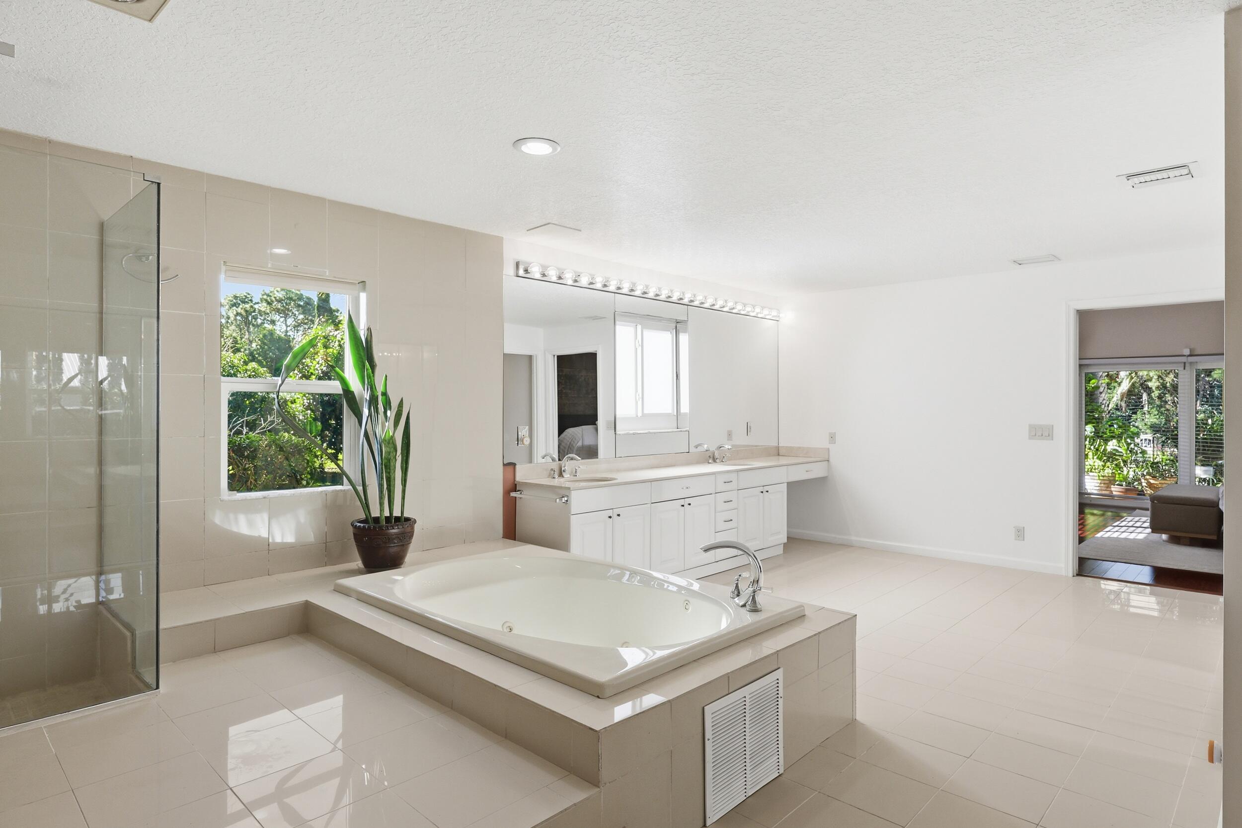 14410 64th Way N Property Photo 31