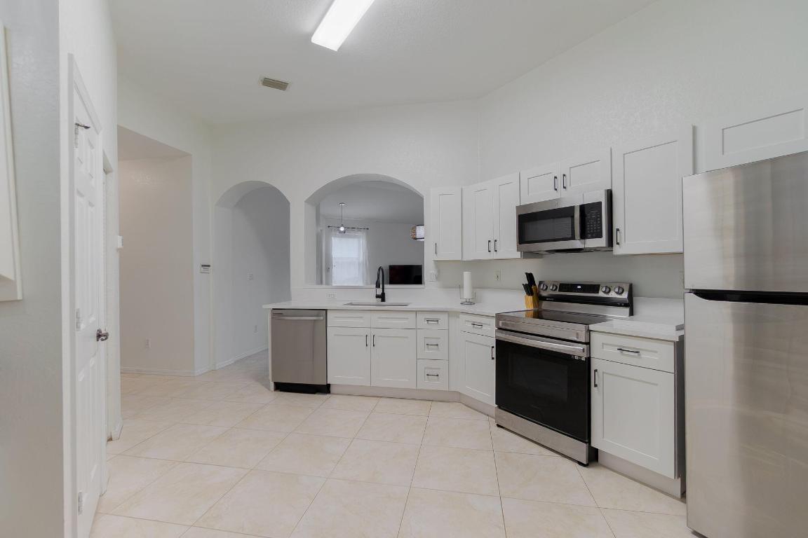 115 Coconut Key Lane Property Photo 8