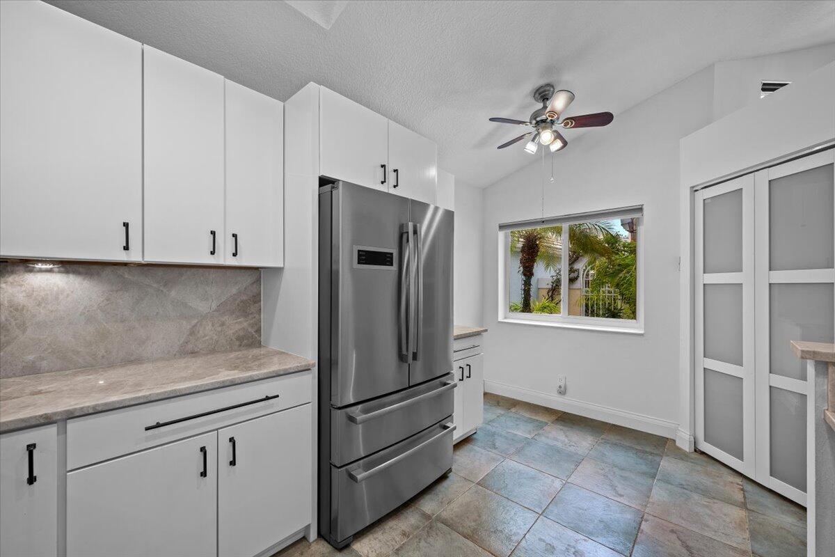 11 Dorchester Circle Property Photo 6