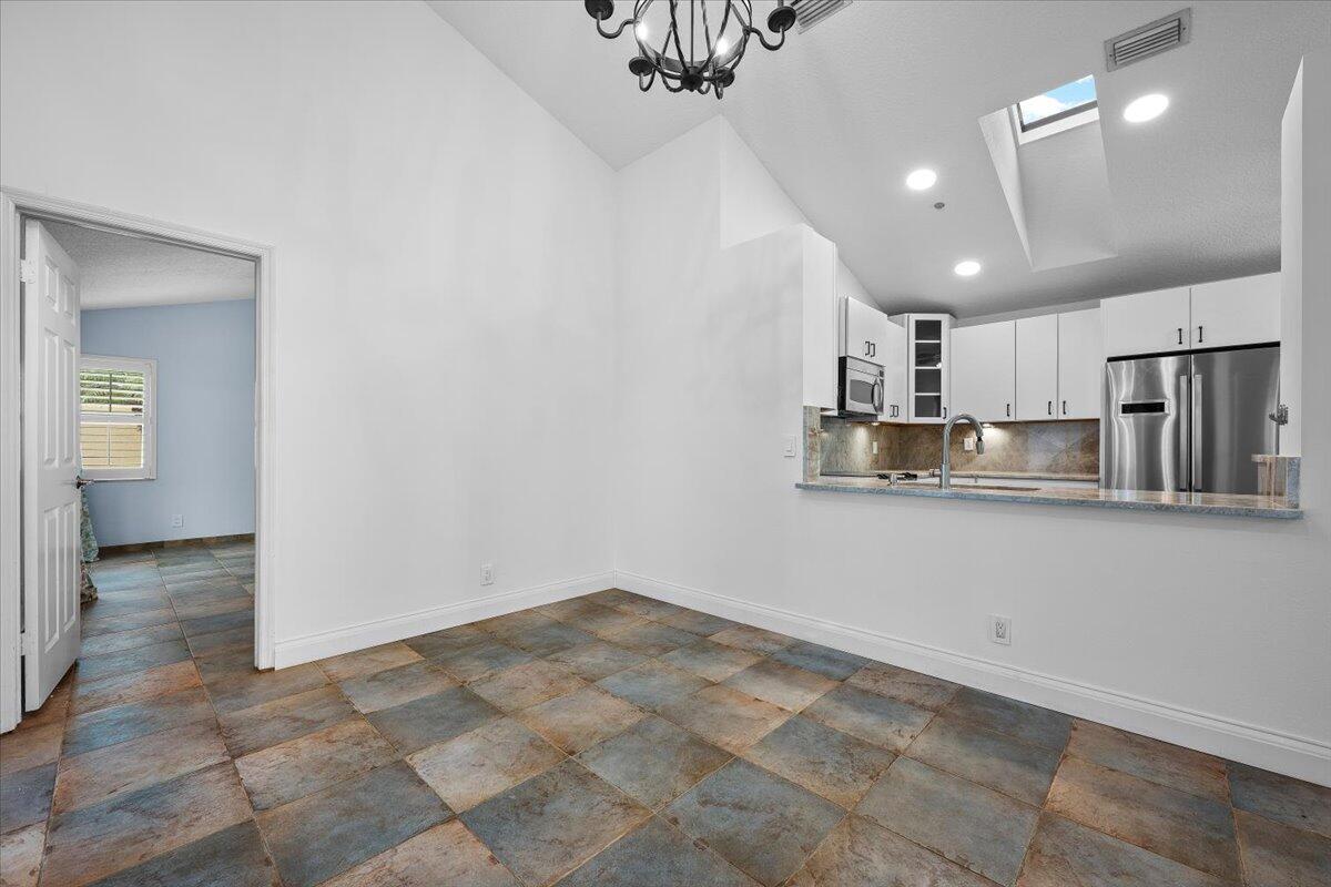 11 Dorchester Circle Property Photo 8