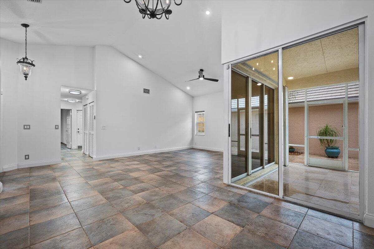 11 Dorchester Circle Property Photo 11