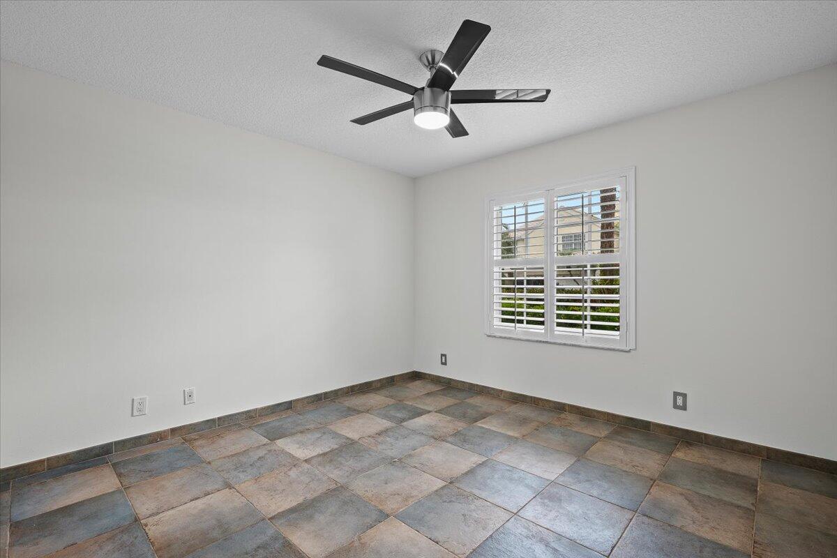 11 Dorchester Circle Property Photo 13
