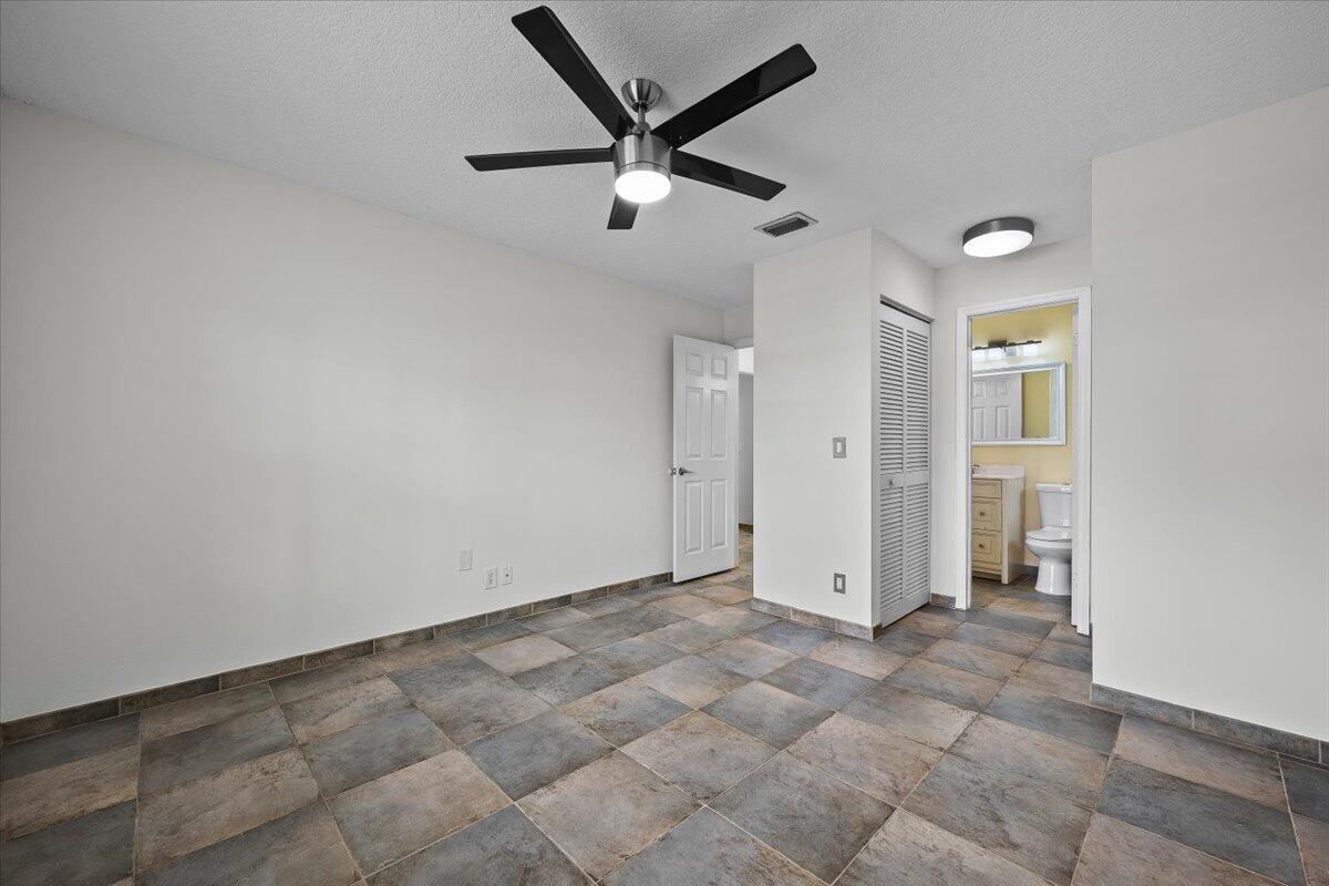 11 Dorchester Circle Property Photo 14