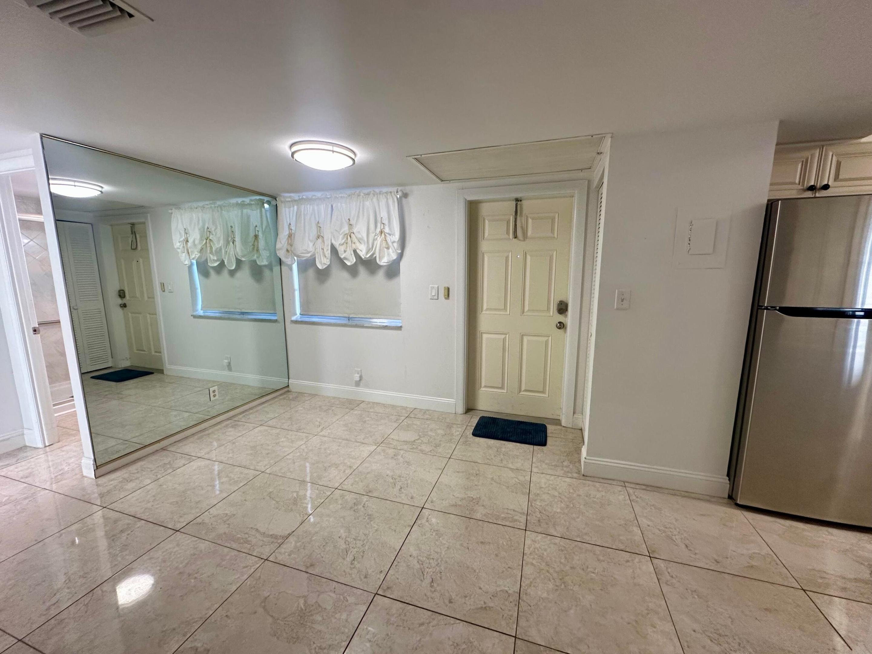 1810 New Palm Way 417 Property Photo 4