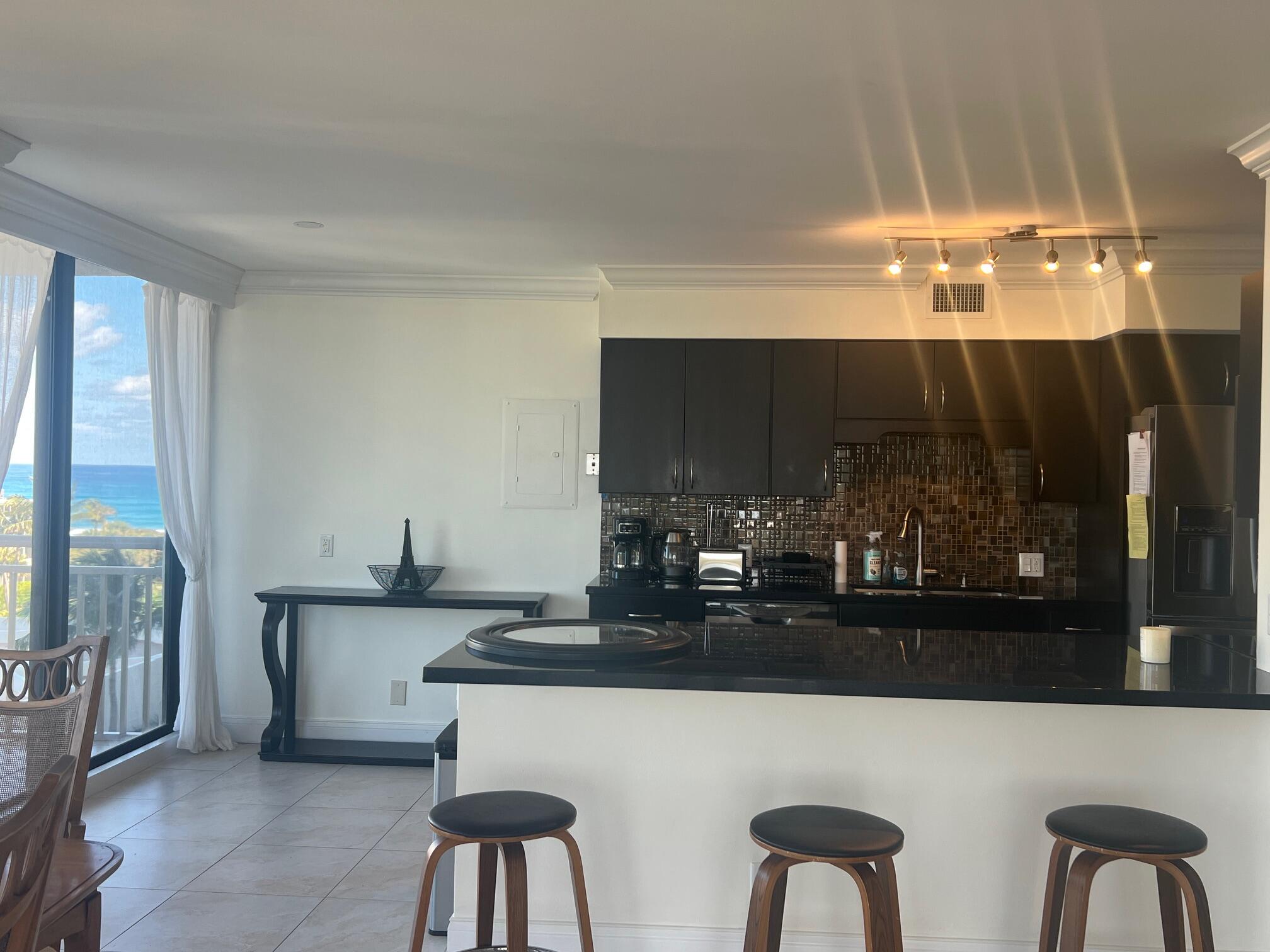 3400 N Ocean Drive 607 Property Photo 8