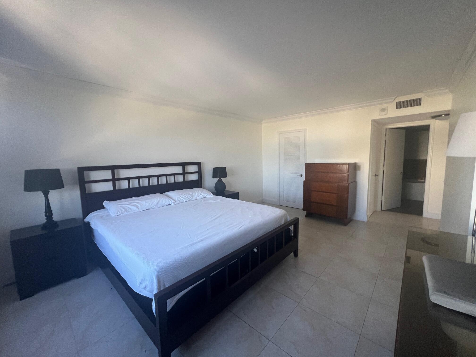 3400 N Ocean Drive 607 Property Photo 13