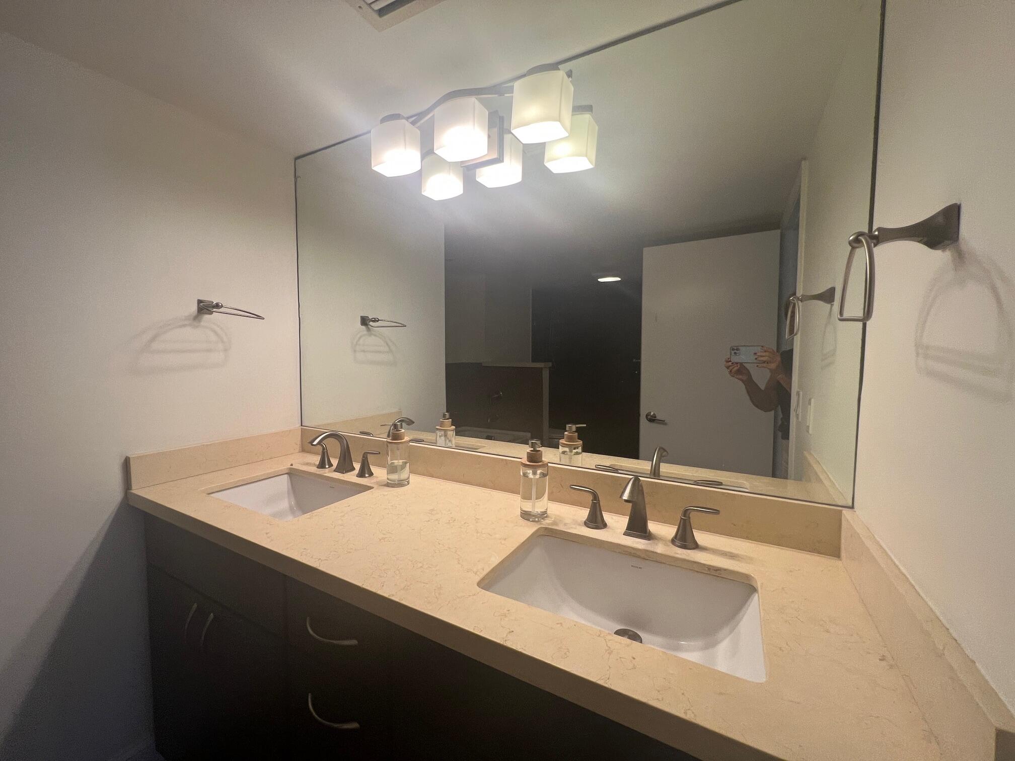 3400 N Ocean Drive 607 Property Photo 15