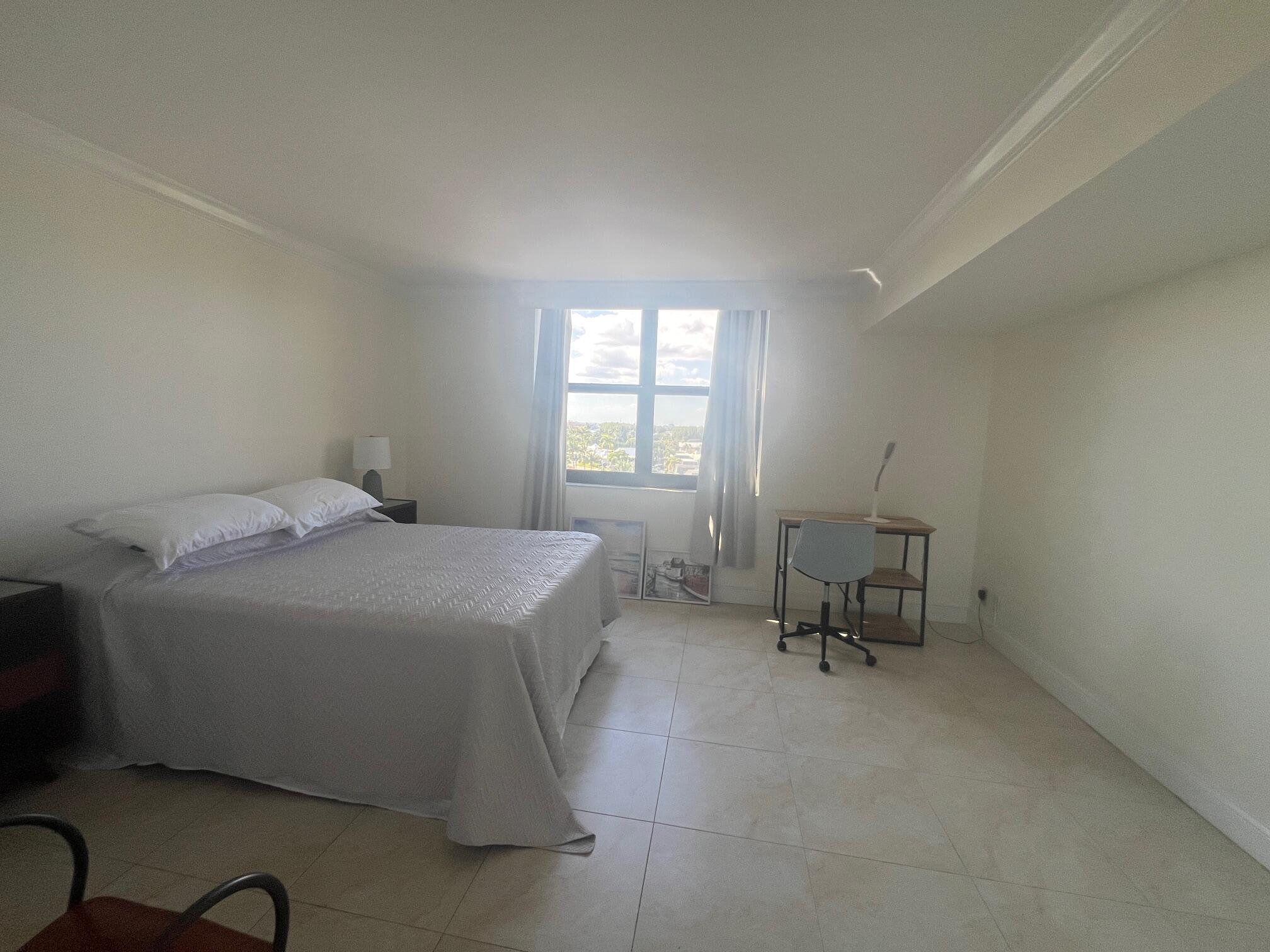 3400 N Ocean Drive 607 Property Photo 18