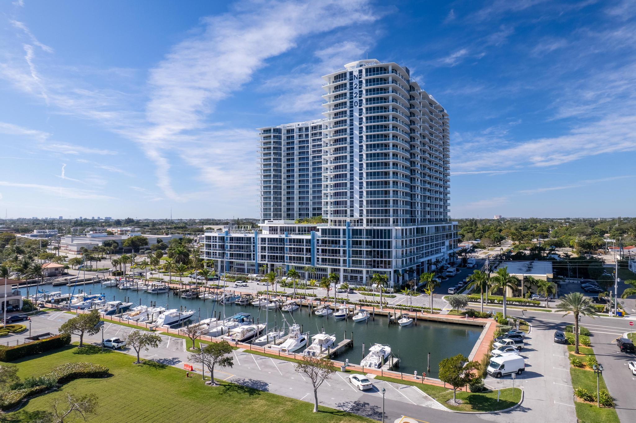 220 Lake Shore Drive 817