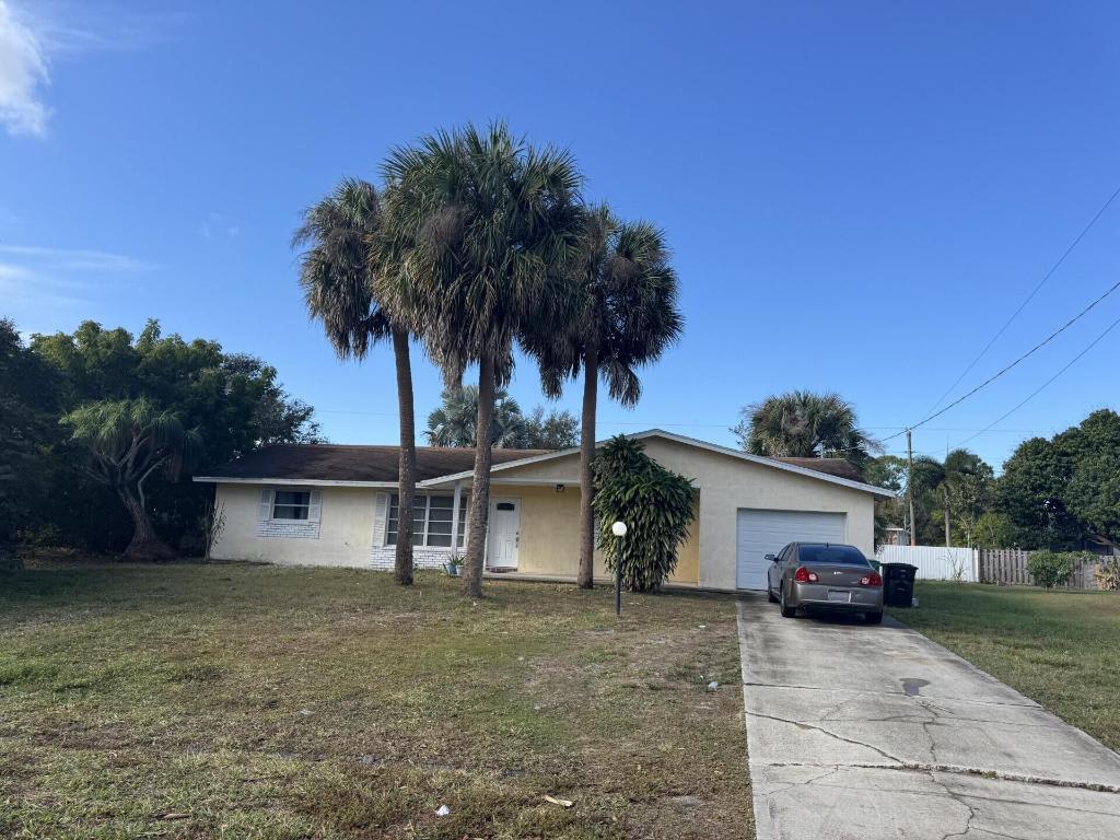 2434 SE Sidonia Street Property Photo 1