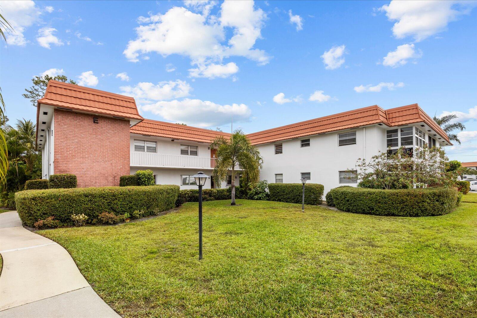 2600 Se Ocean Boulevard E5 Property Photo 2