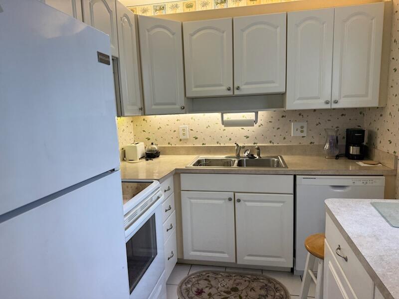2600 Se Ocean Boulevard E5 Property Photo 6