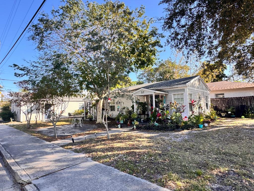 717 8th Avenue N Property Photo 1