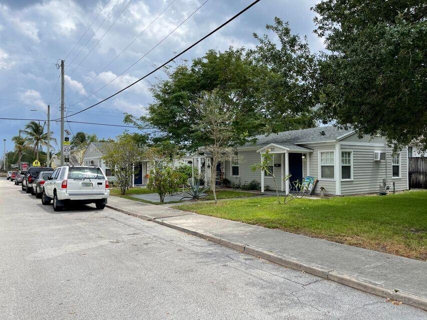 717 8th Avenue N Property Photo 18