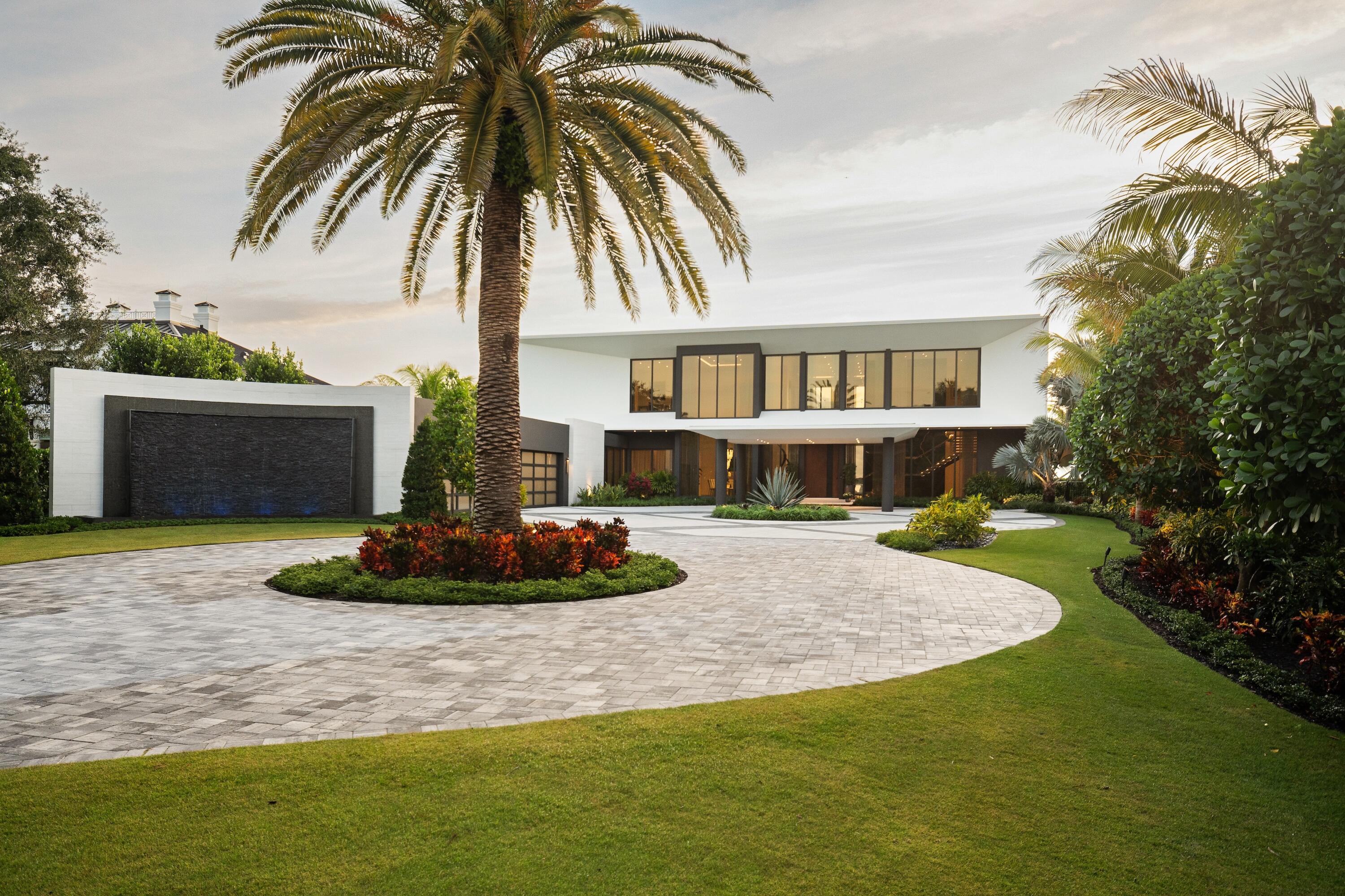 5211 Pennock Point Road Property Photo 3