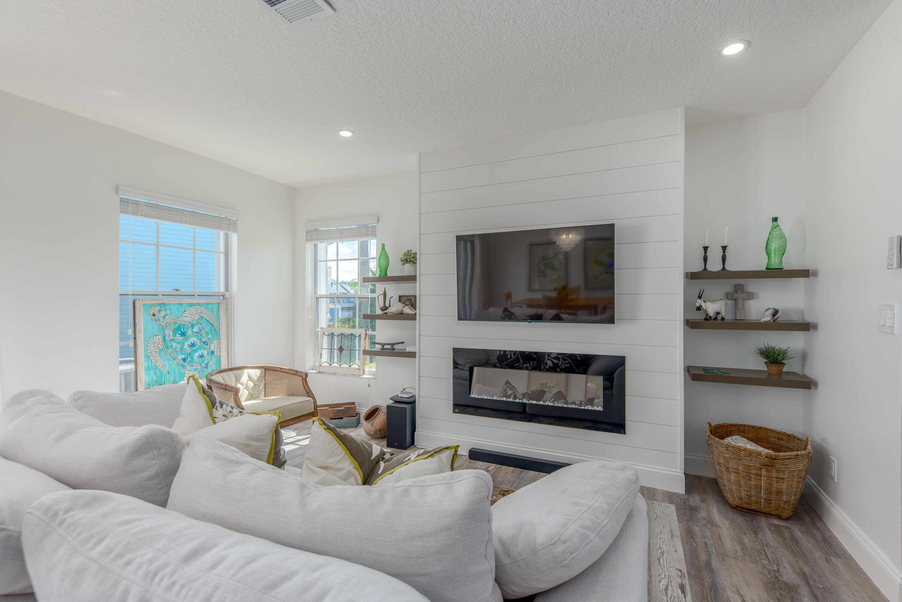 1221 Ocean Dunes Circle Property Photo 9