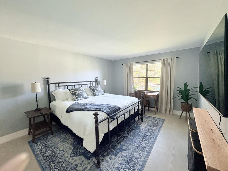 2050 Oleander Boulevard 2-205 Property Photo 4