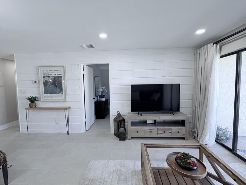 2050 Oleander Boulevard 2-205 Property Photo 7