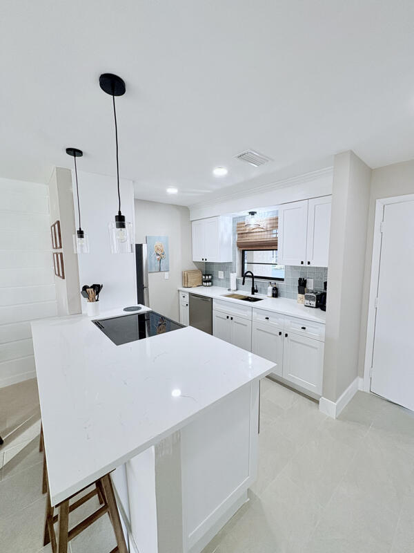 2050 Oleander Boulevard 2-205 Property Photo 16