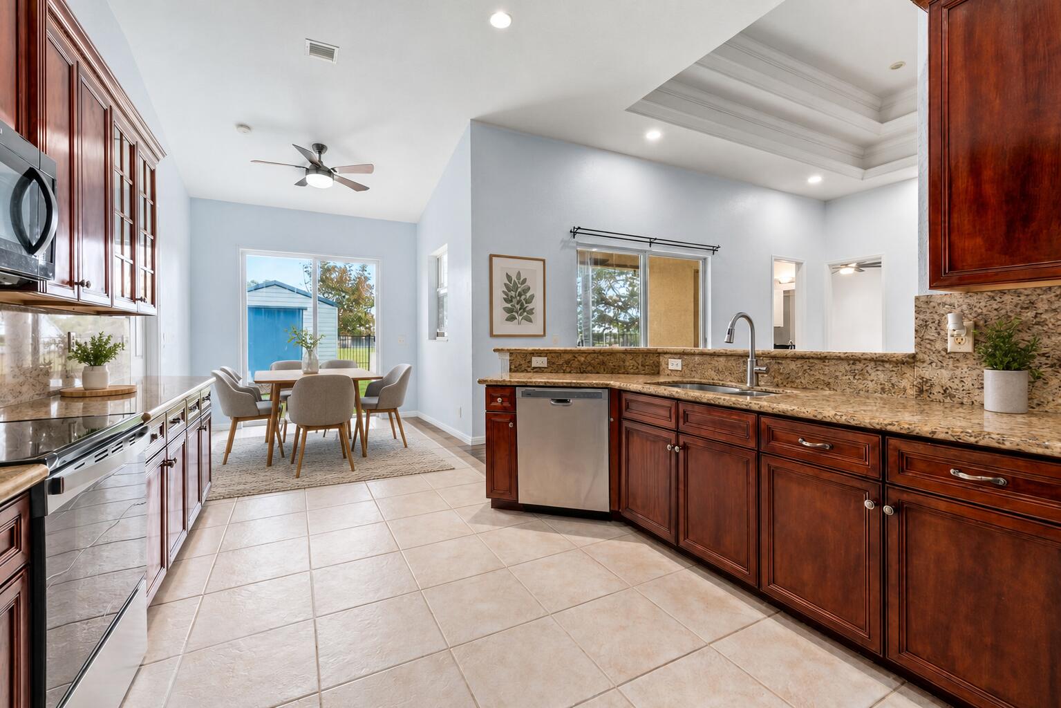 2019 Se Mantua Street Property Photo 5