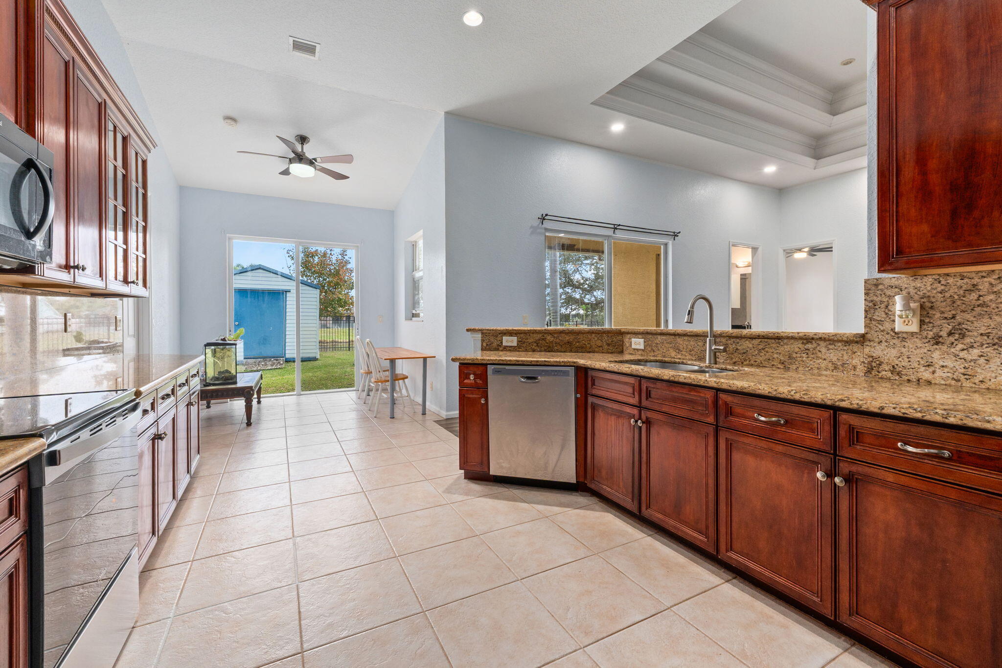 2019 Se Mantua Street Property Photo 6
