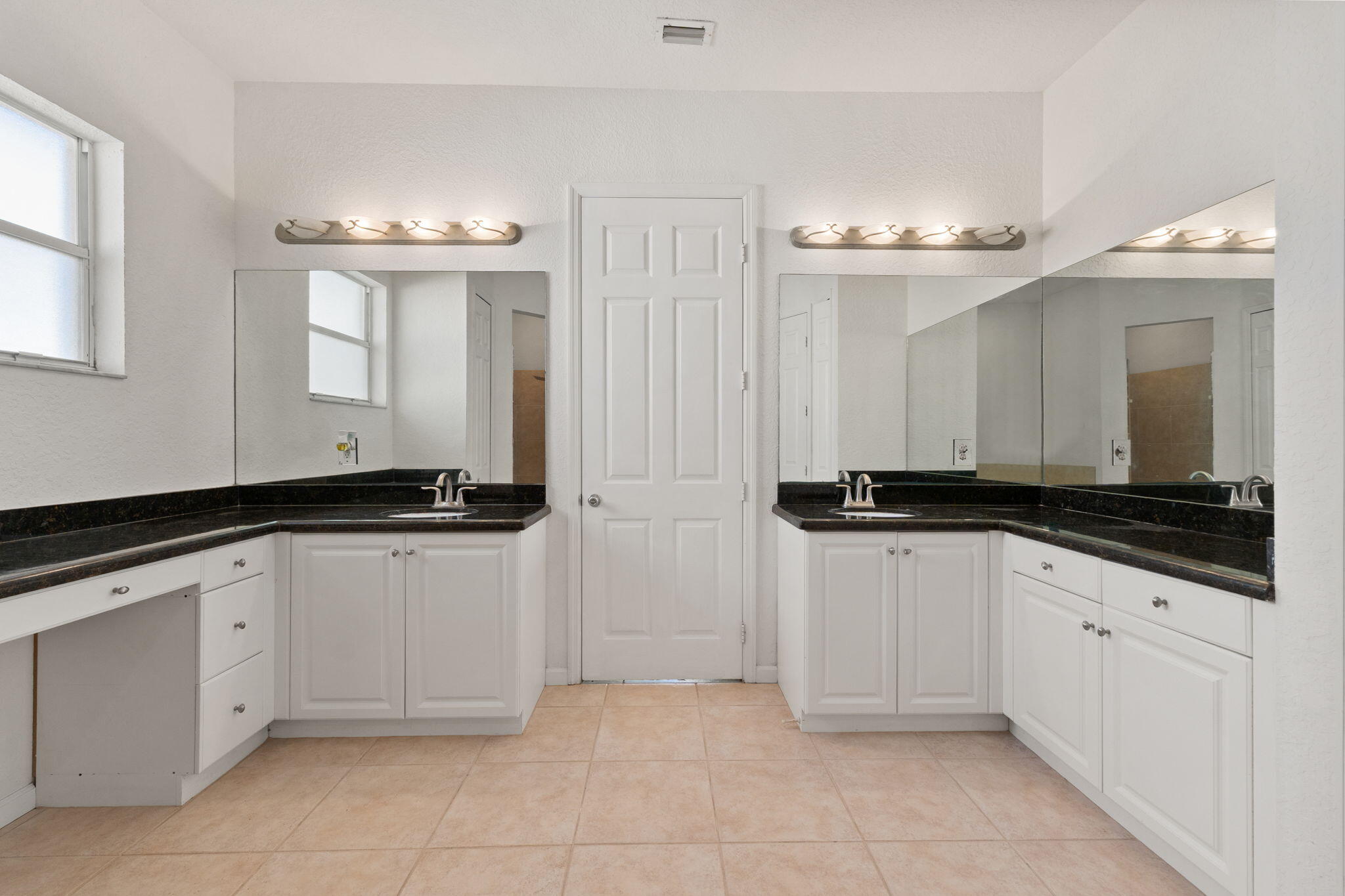 2019 Se Mantua Street Property Photo 12