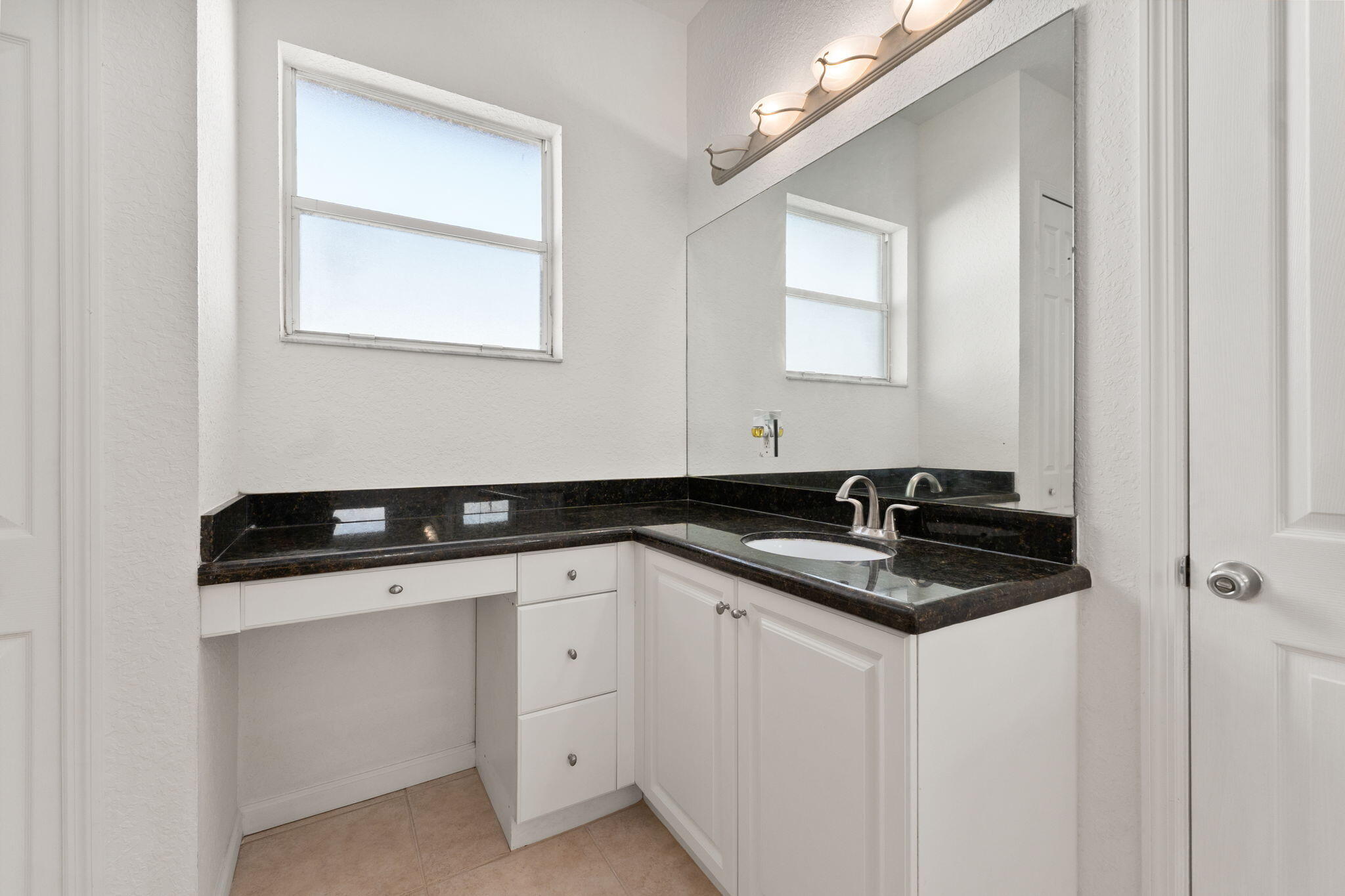 2019 Se Mantua Street Property Photo 13