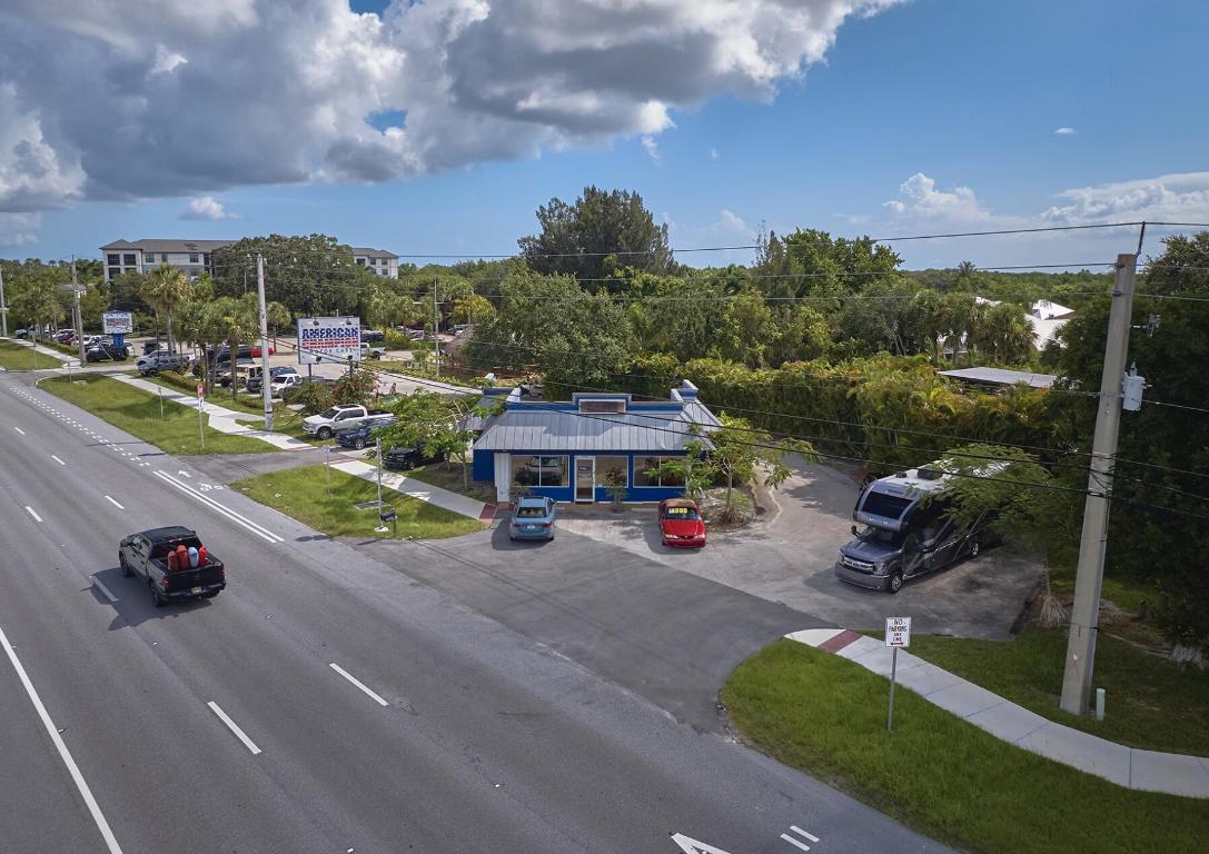 2095 Nw Federal Highway Property Photo 2