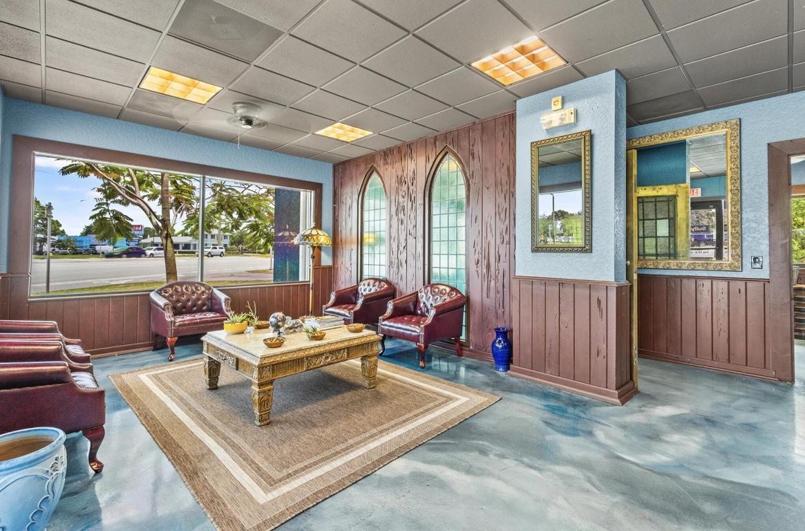 2095 Nw Federal Highway Property Photo 4