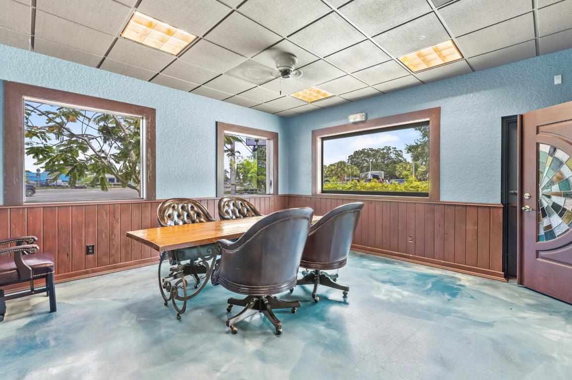 2095 Nw Federal Highway Property Photo 6