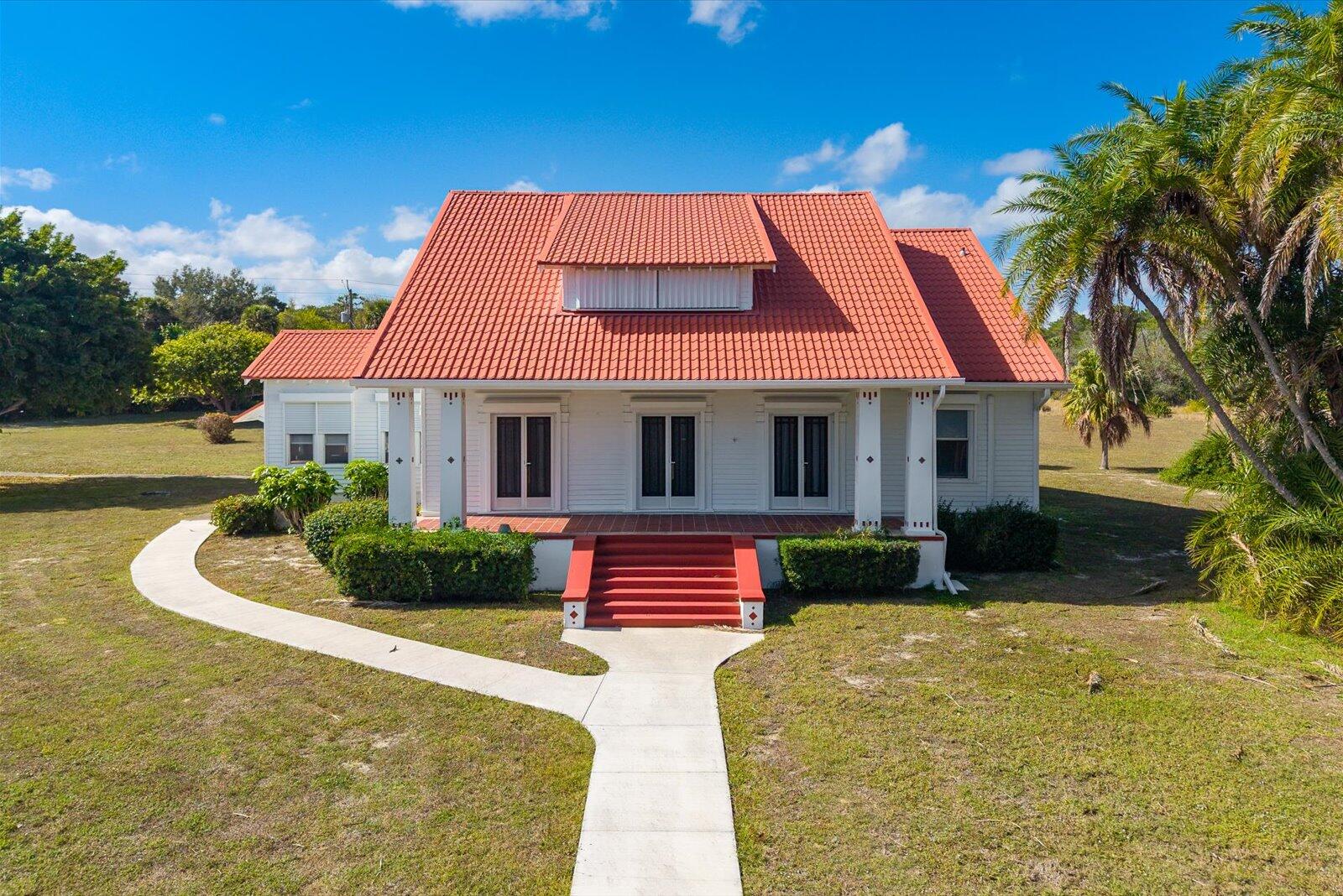 7901 S Indian River Drive Property Photo 1