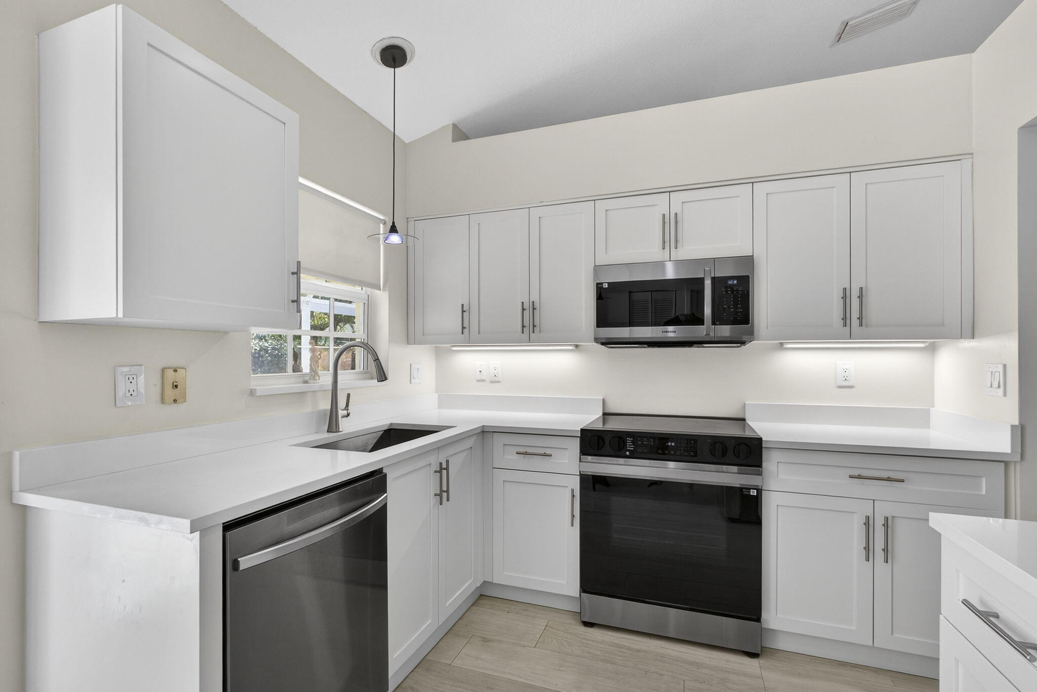 152 Eagleton Court Property Photo 33