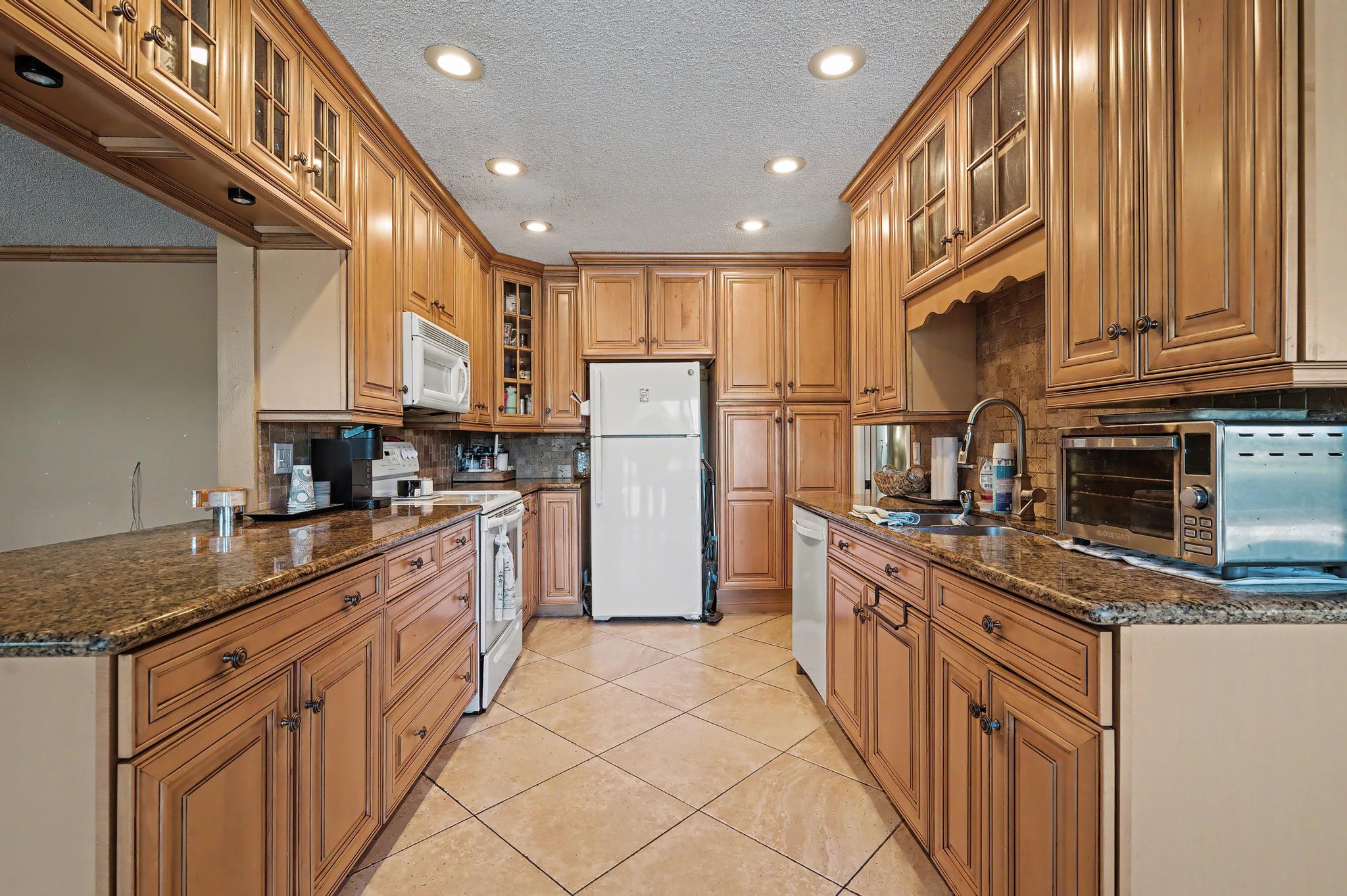 8231 NW 6th Court