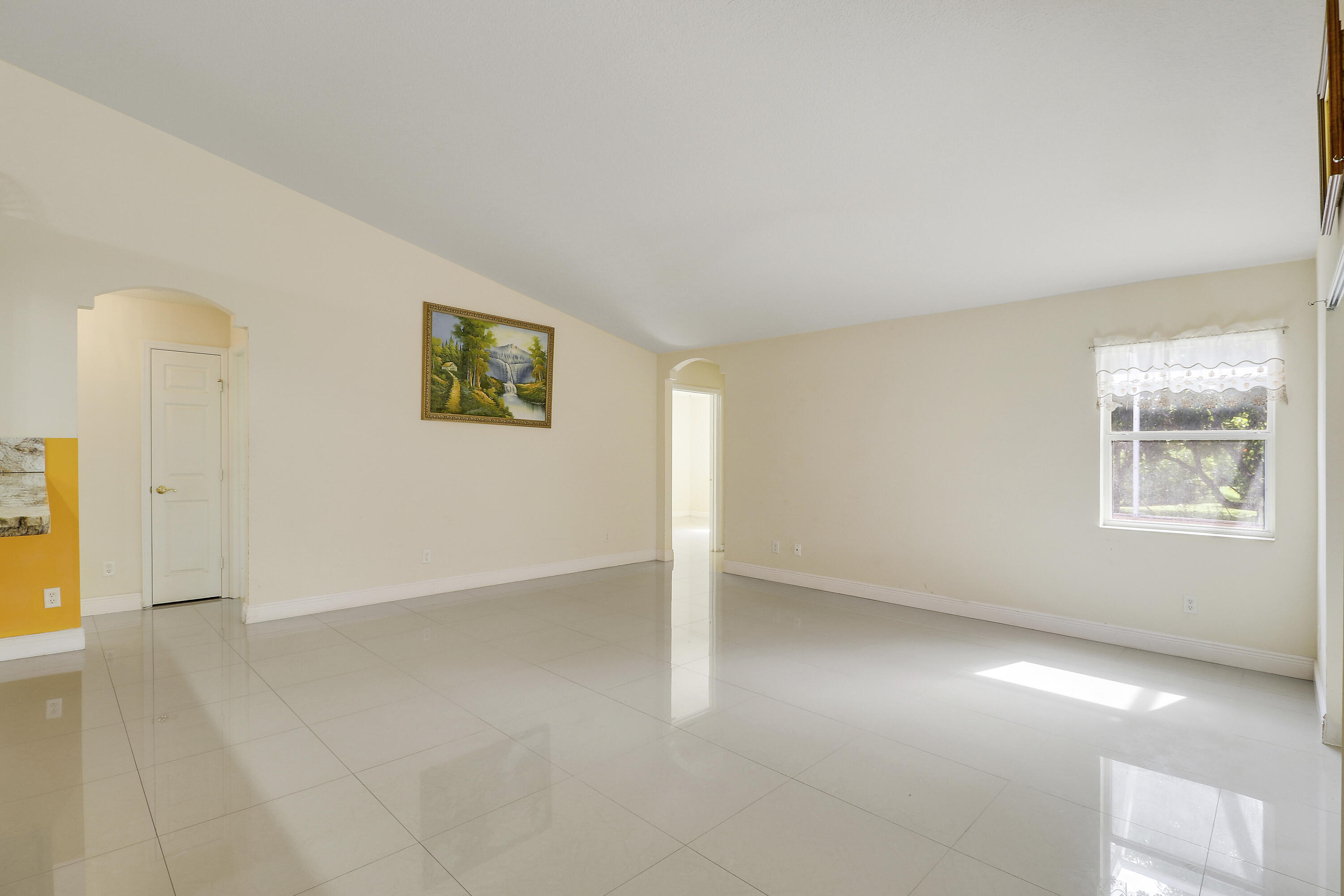 2085 Sw Aladdin Street Property Photo 10