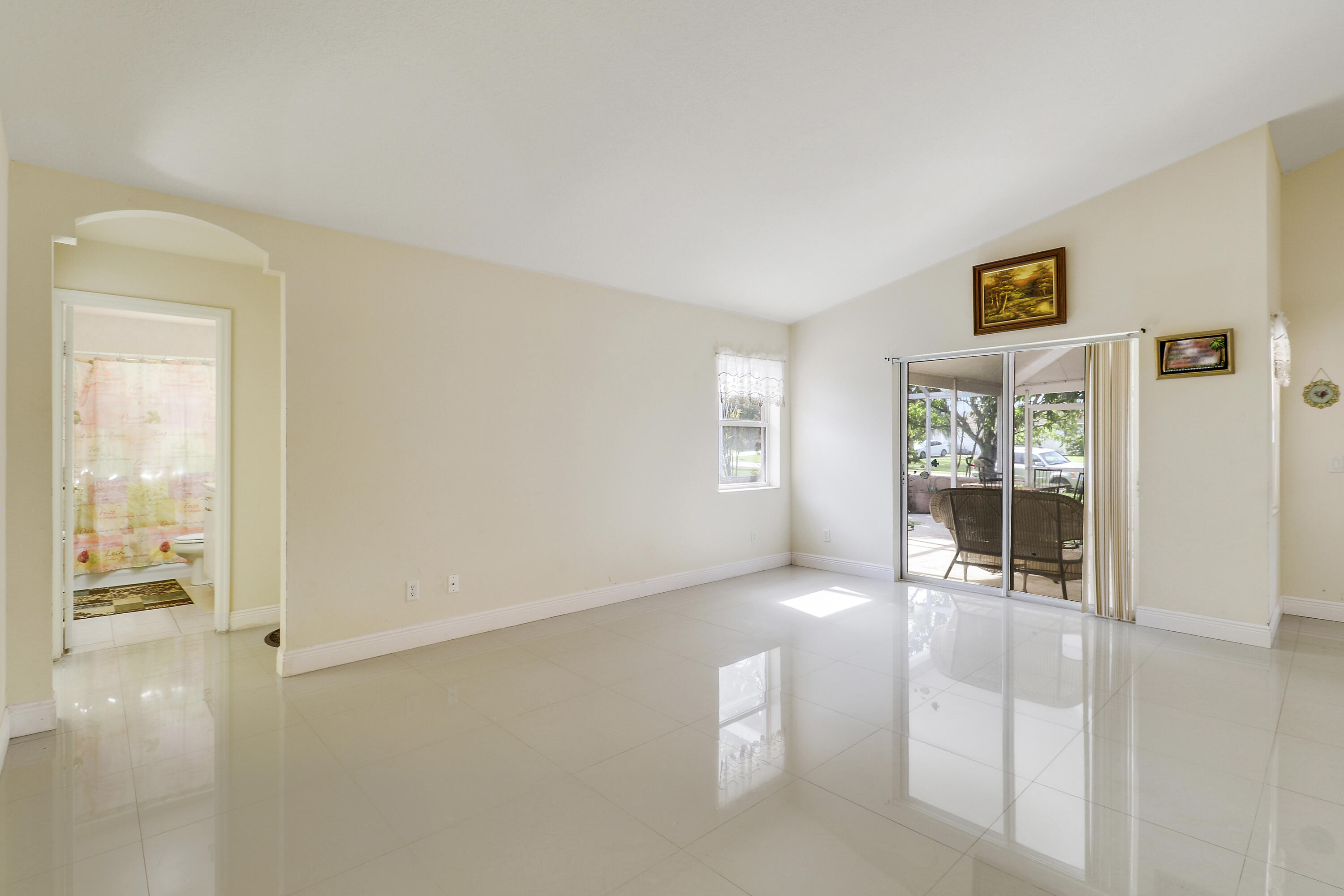 2085 Sw Aladdin Street Property Photo 11