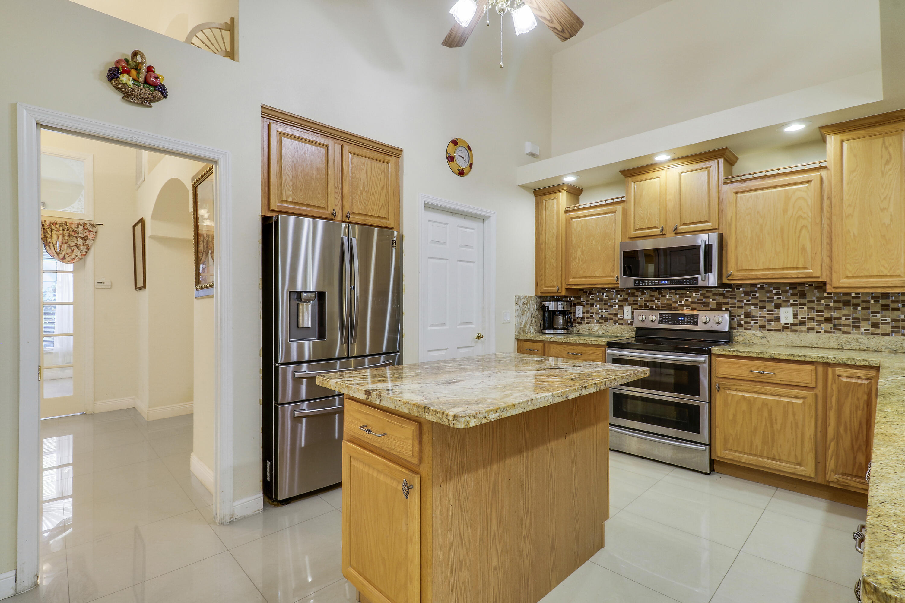 2085 Sw Aladdin Street Property Photo 13