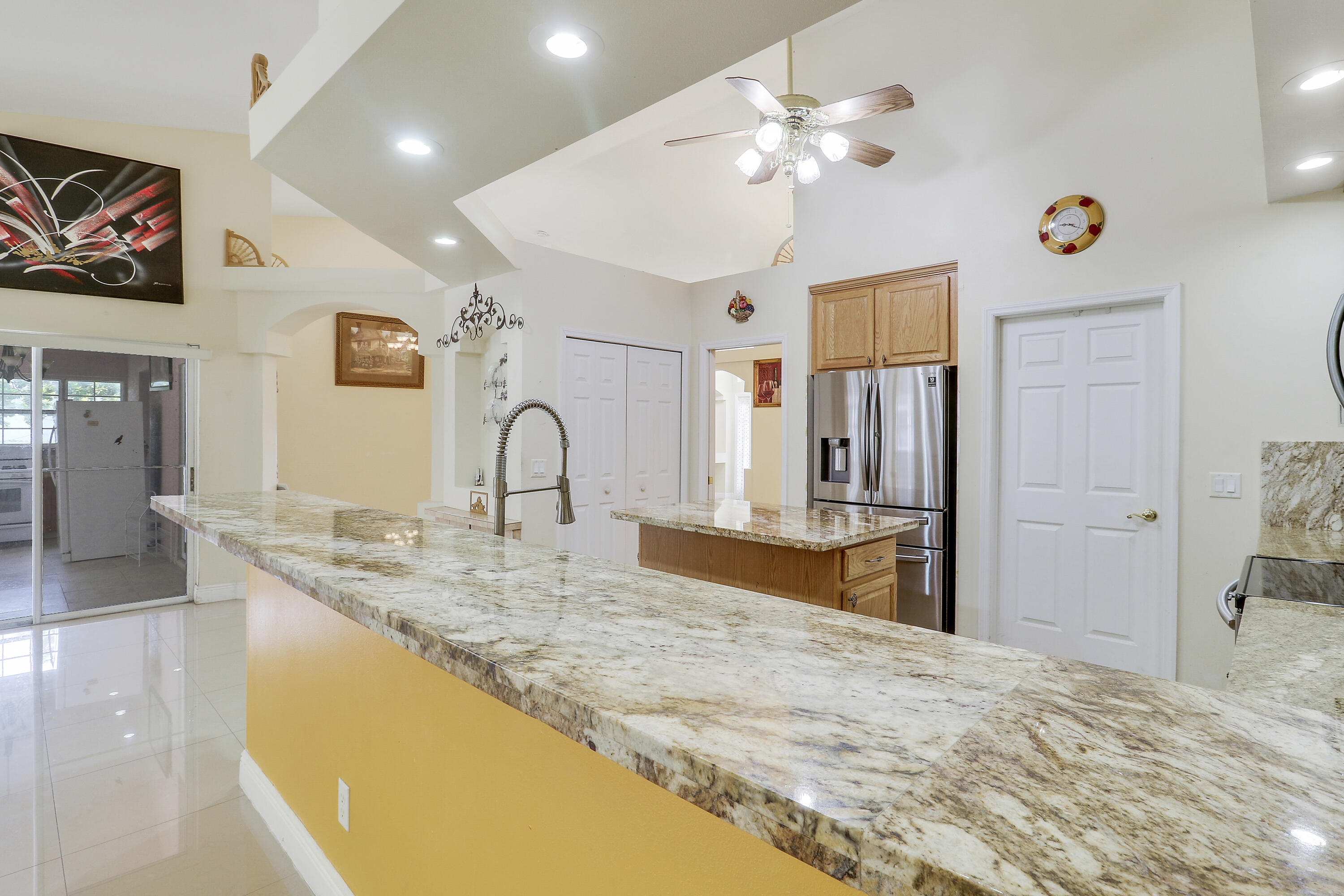 2085 Sw Aladdin Street Property Photo 17