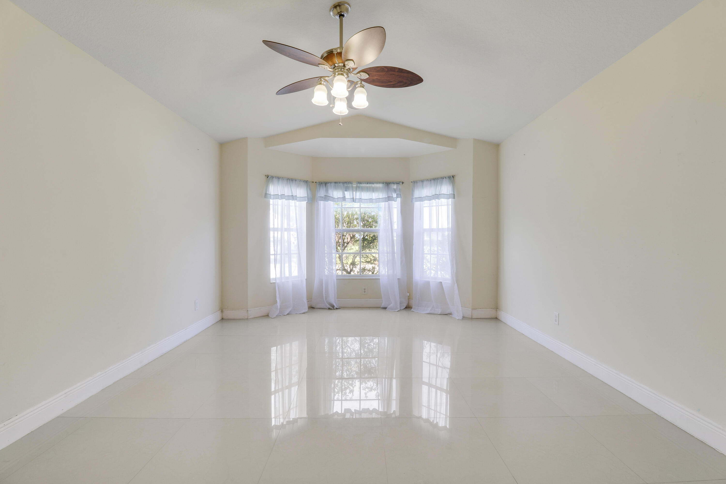 2085 Sw Aladdin Street Property Photo 21