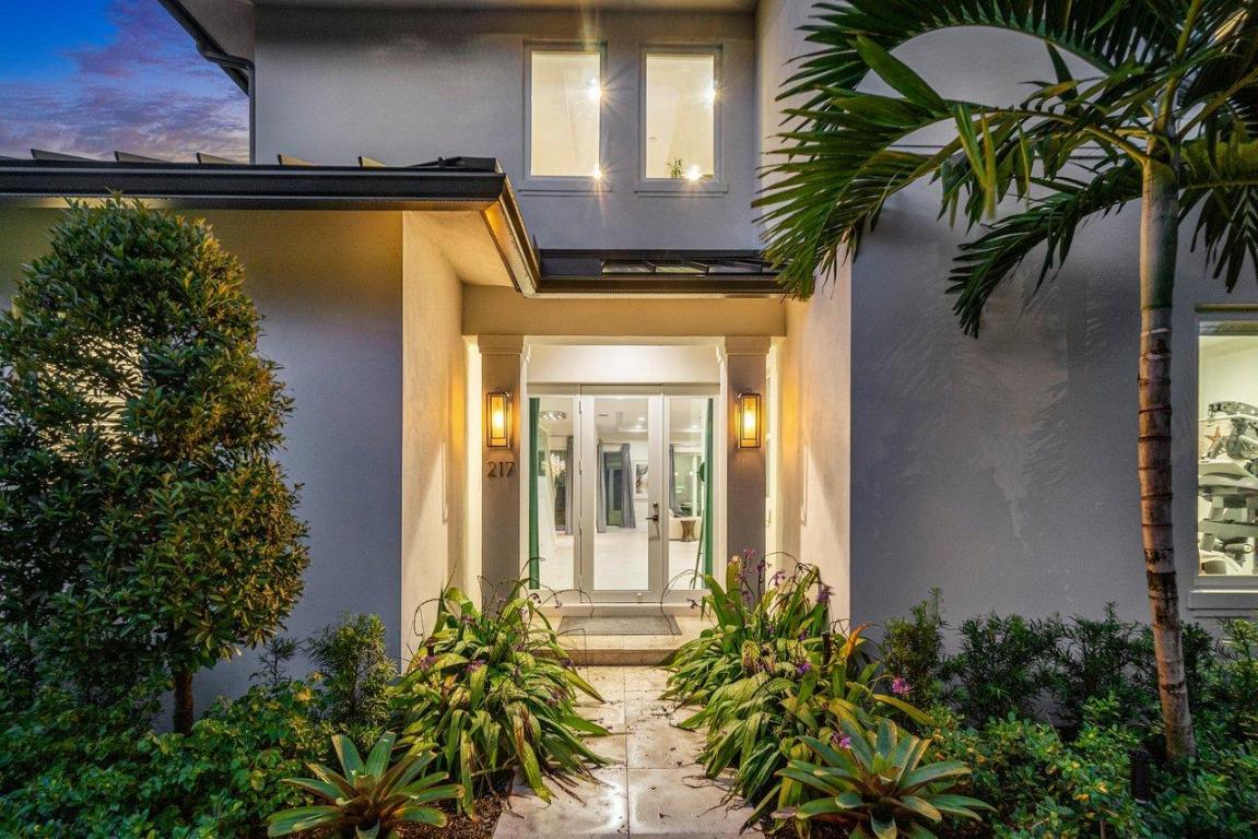 217 Gulfstream Boulevard Property Photo 1