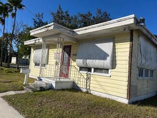 602 W Midway Road Property Photo 1