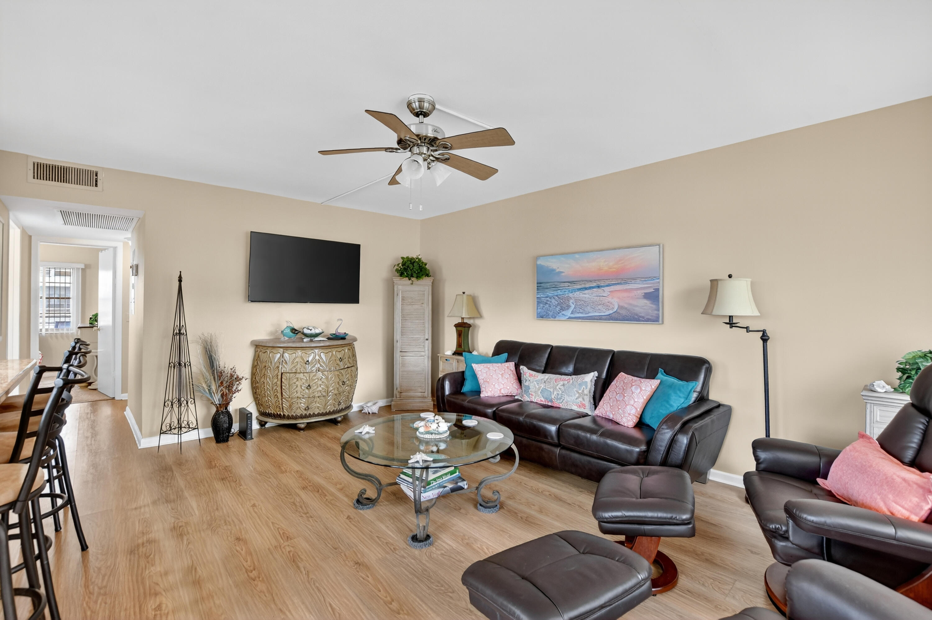 351 Fanshaw I Property Photo 5