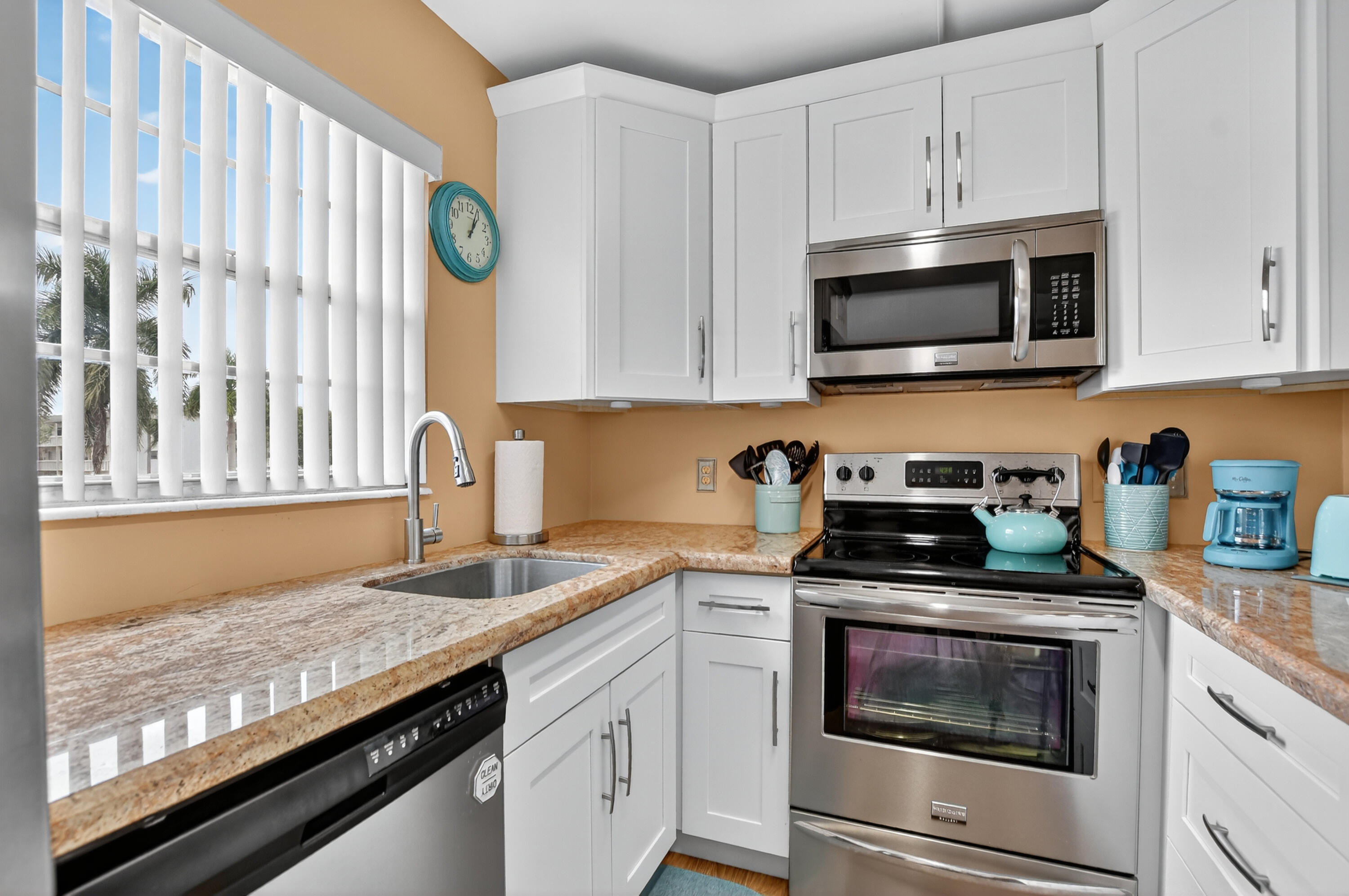 351 Fanshaw I Property Photo 7