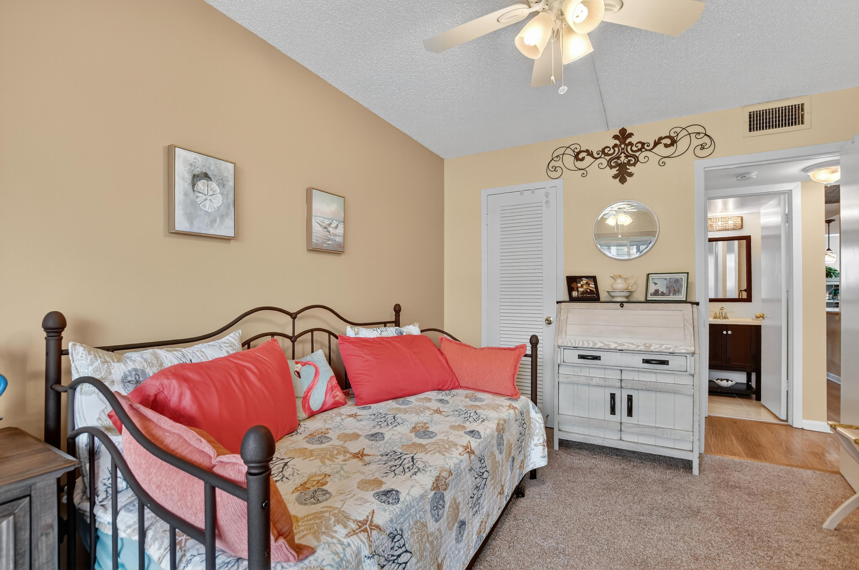 351 Fanshaw I Property Photo 11