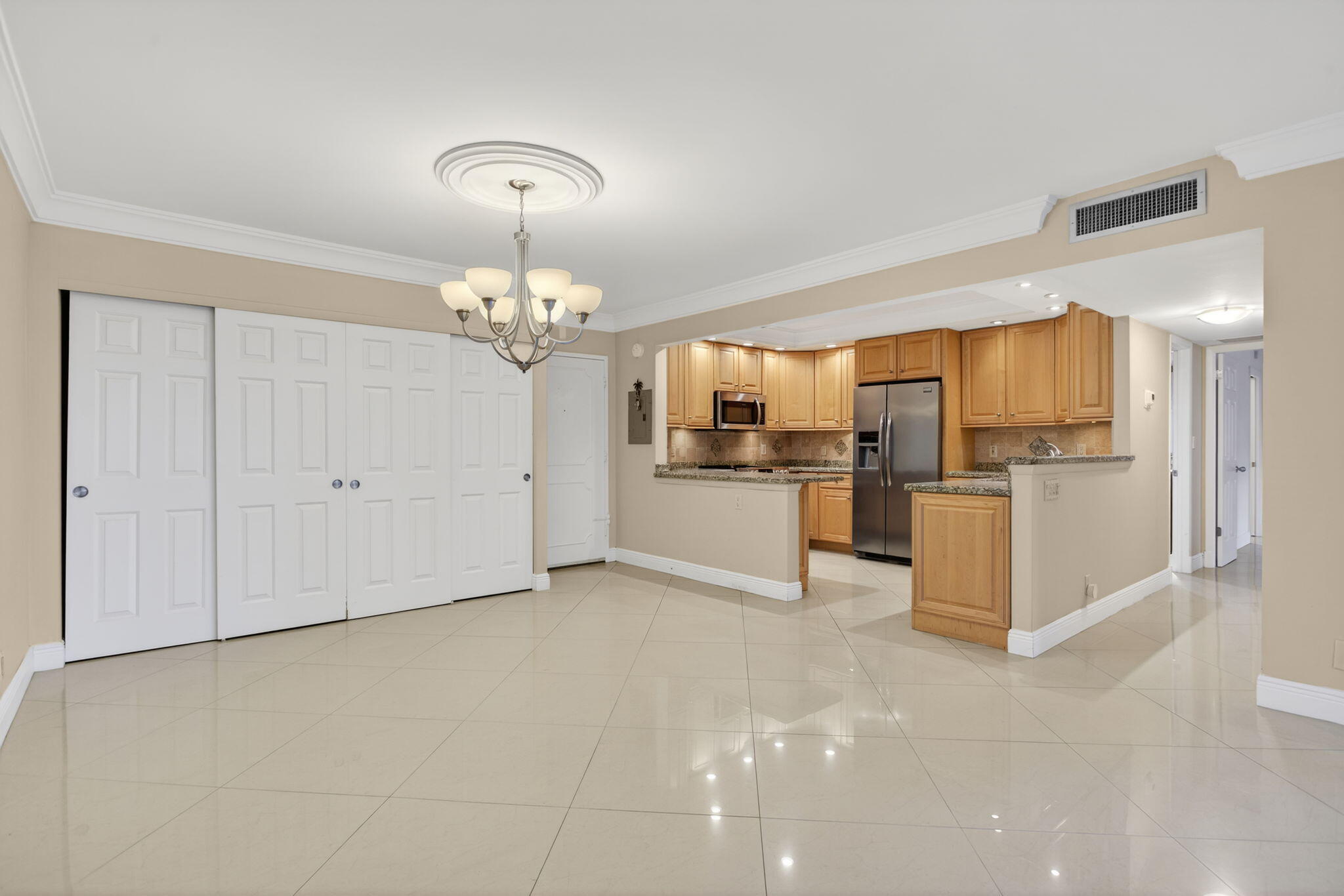 405 N Ocean Boulevard 208 Property Photo 3