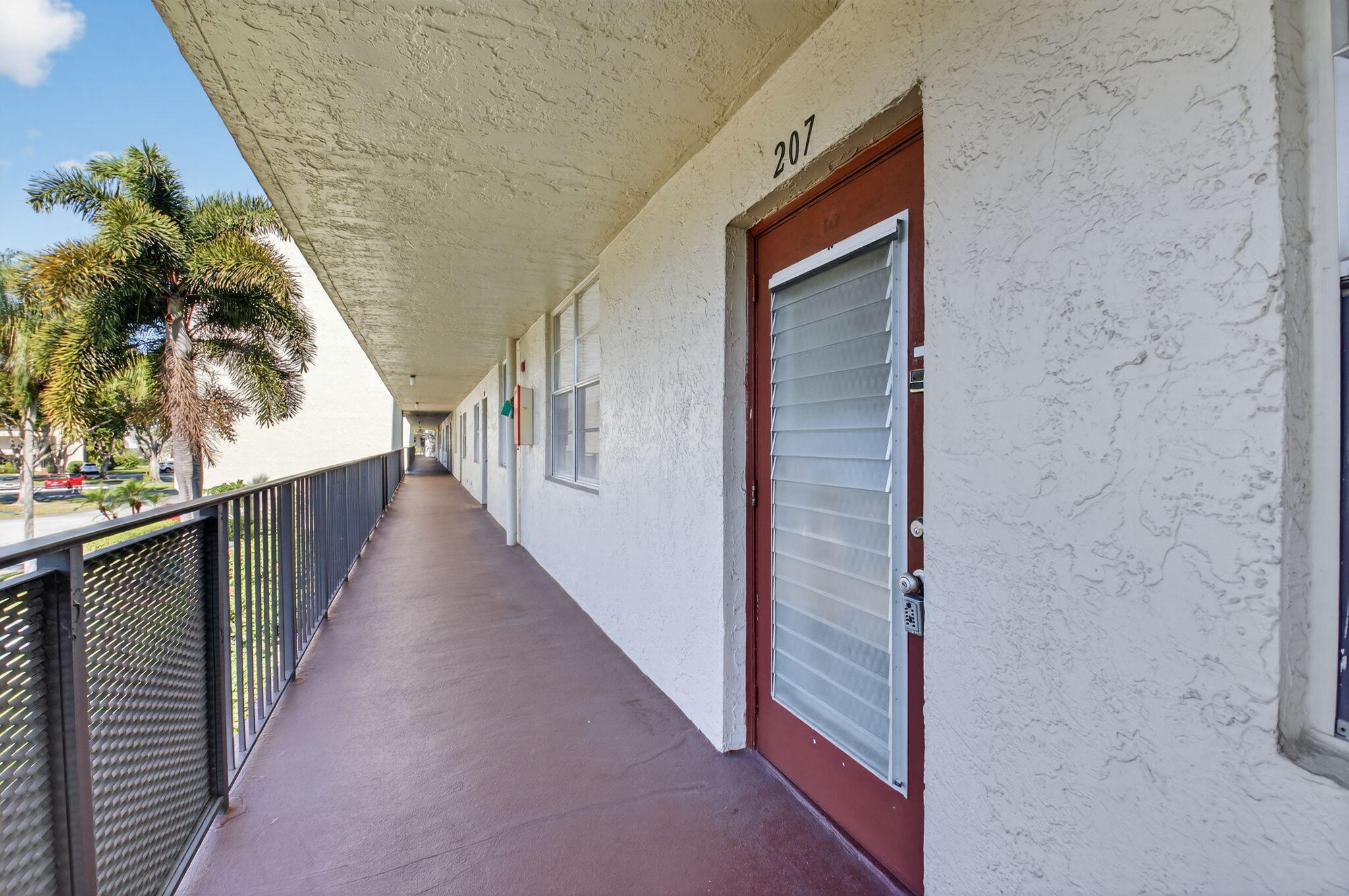 27 Abbey Lane 207 Property Photo 5