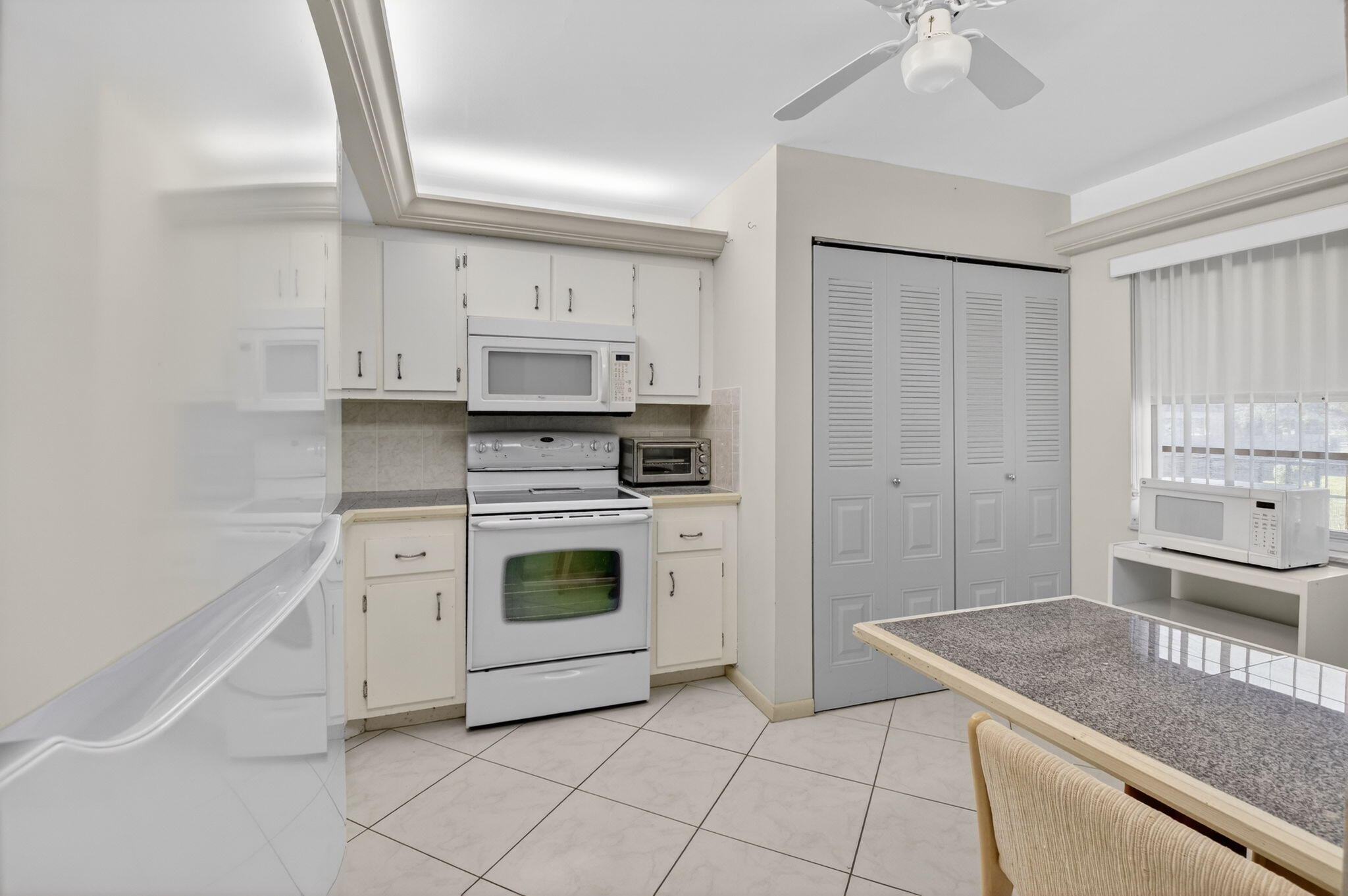 27 Abbey Lane 207 Property Photo 12