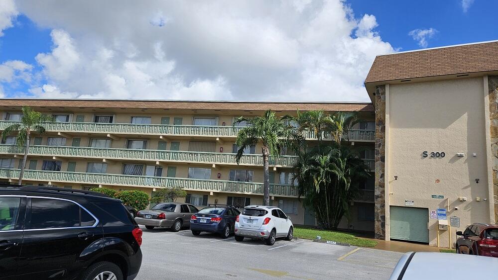 300 Village Green Circle S 209 Property Photo 1