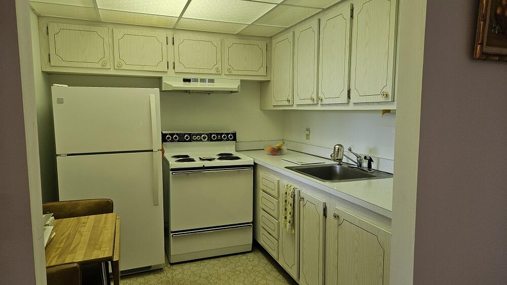 300 Village Green Circle S 209 Property Photo 12