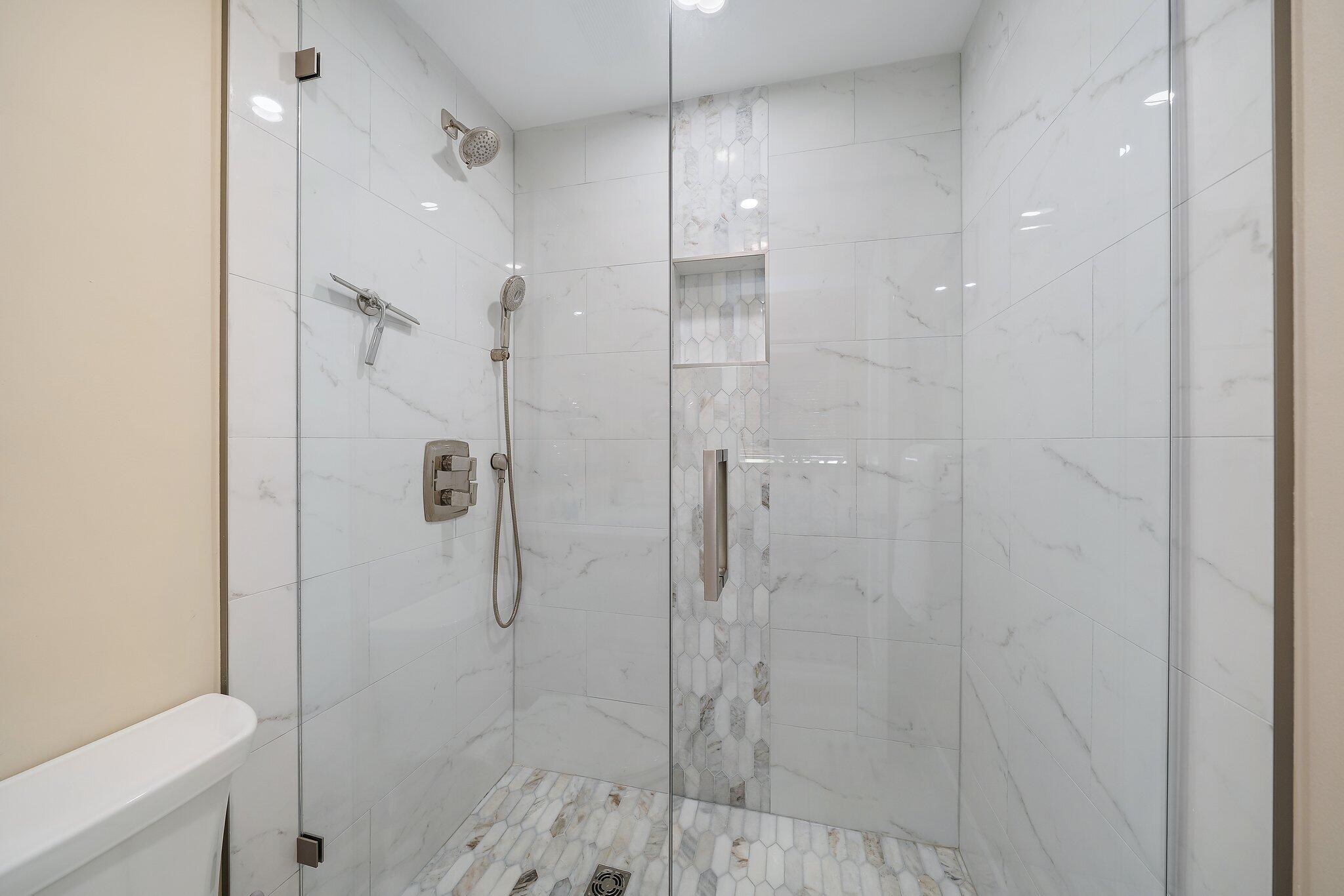 821 Club Drive Property Photo 14